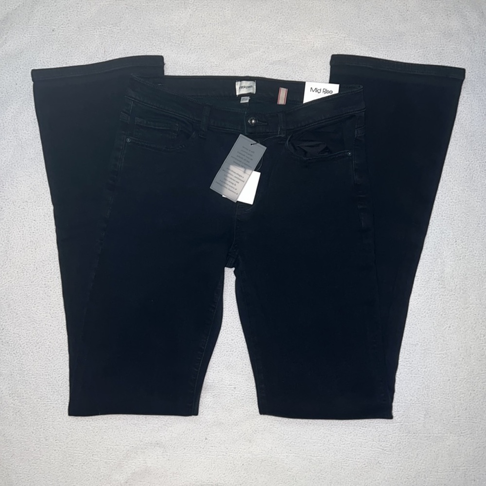 Flared Black Mid Rise jeans